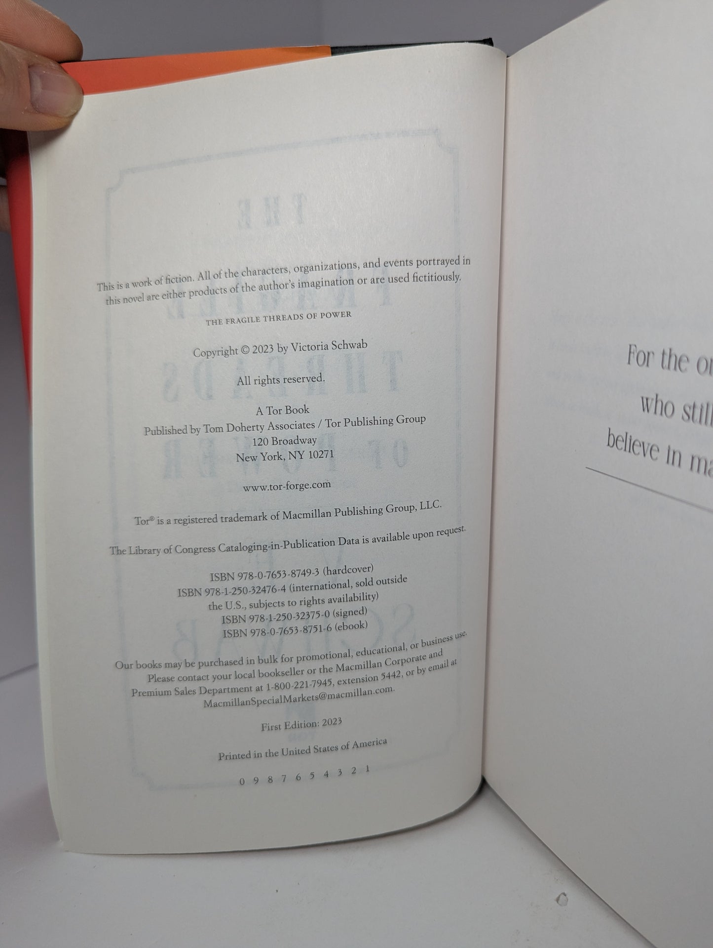The Fragile Threads of Power (Threads of Power, 1)