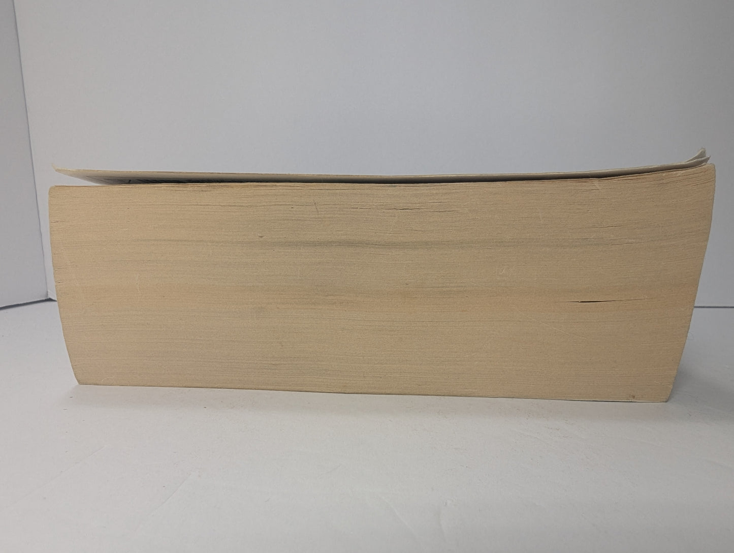 Toll the Hounds: Book Eight of The Malazan Book of the Fallen (Malazan Book of the Fallen, 8)