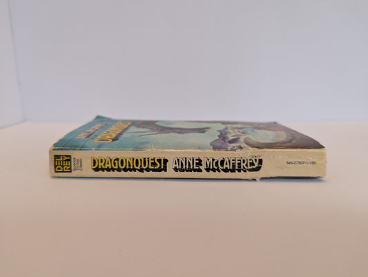 Dragonquest (Dragonriders of Pern, 2)