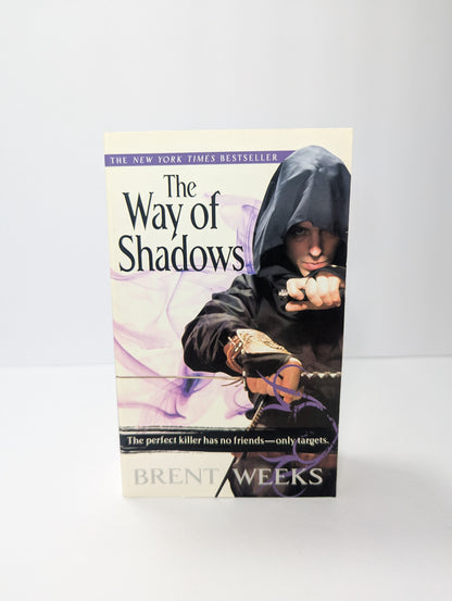 The Way of Shadows: The Night Angel Trilogy: Book 1 (The Night Angel Trilogy, 1)