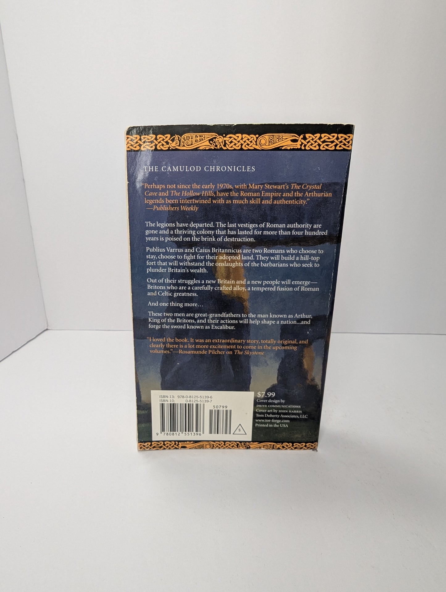 The Singing Sword (The Camulod Chronicles, Book 2)
