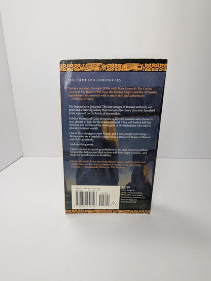The Singing Sword (The Camulod Chronicles, Book 2)