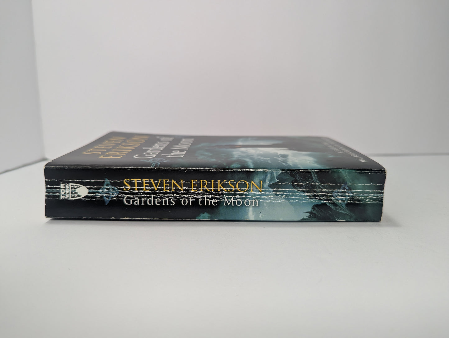 Gardens of the Moon (The Malazan Book of the Fallen, Book 1)