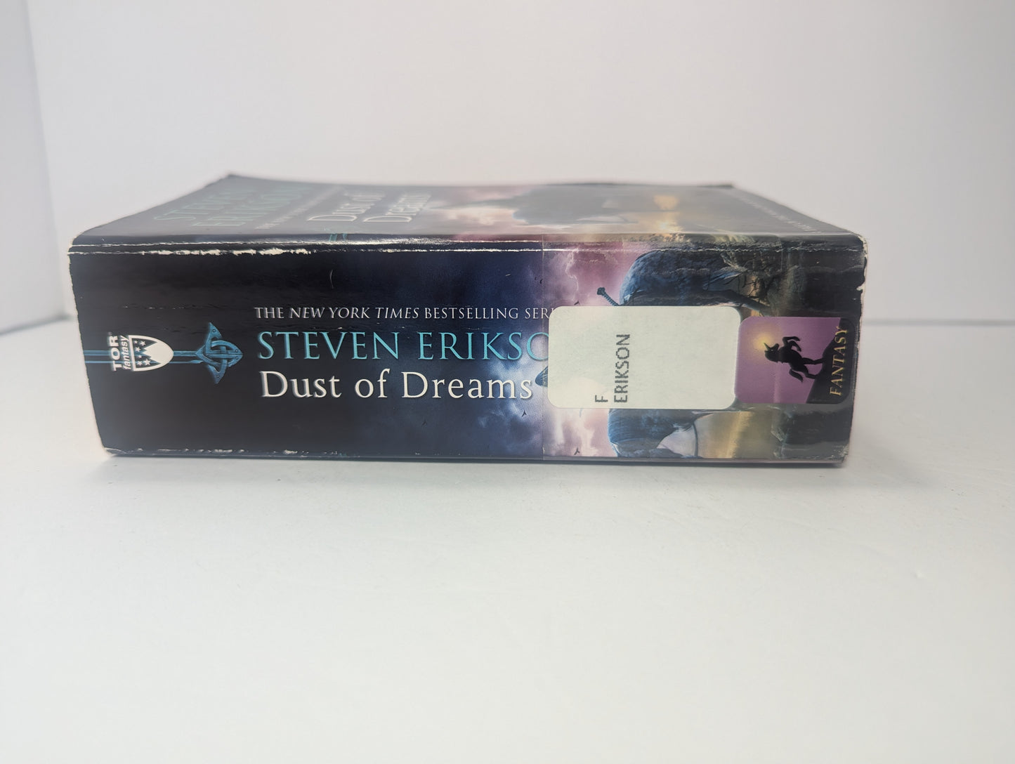 Dust of Dreams: Book Nine of The Malazan Book of the Fallen (Malazan Book of the Fallen, 9)