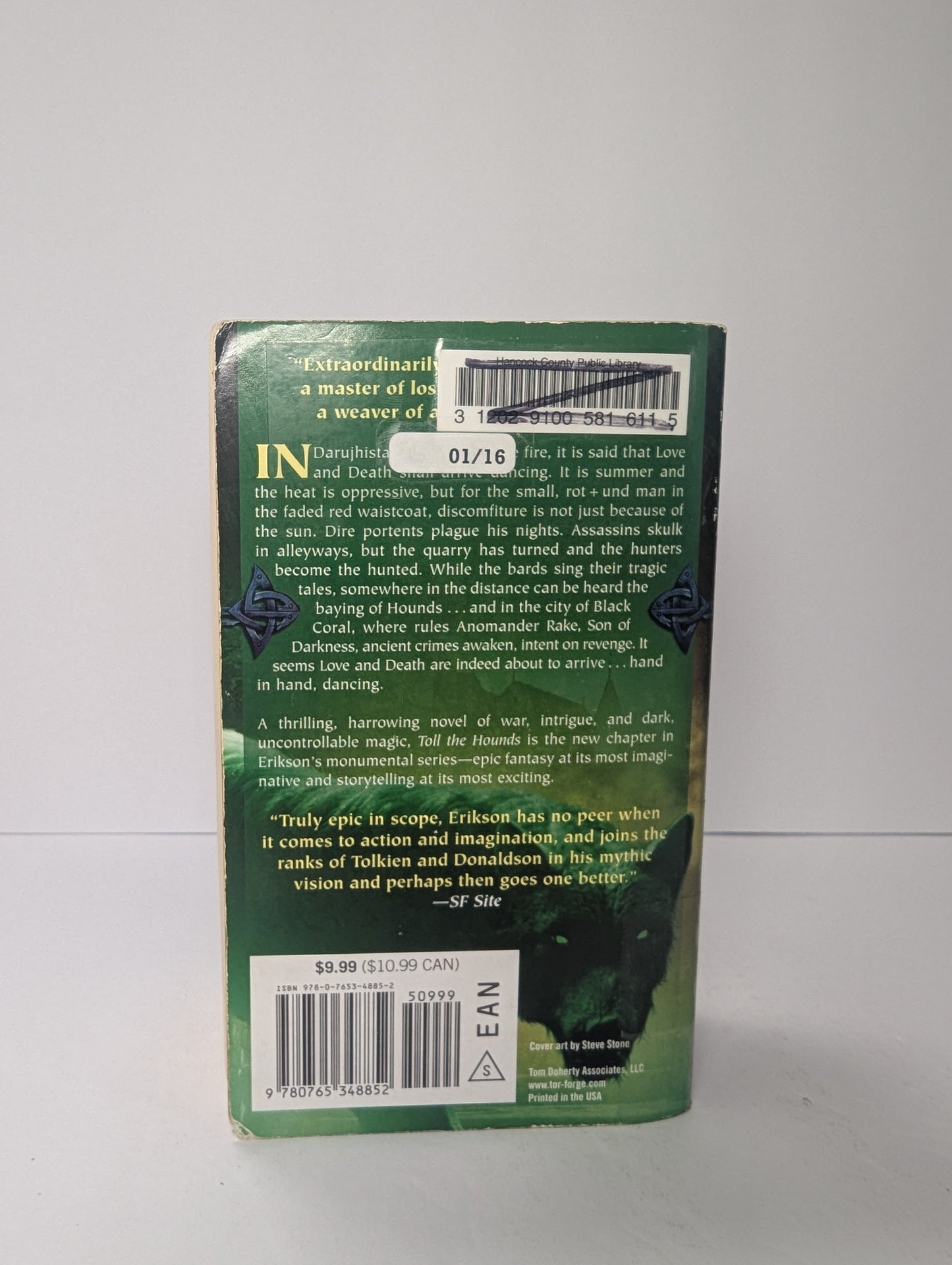 Toll the Hounds: Book Eight of The Malazan Book of the Fallen (Malazan Book of the Fallen, 8)