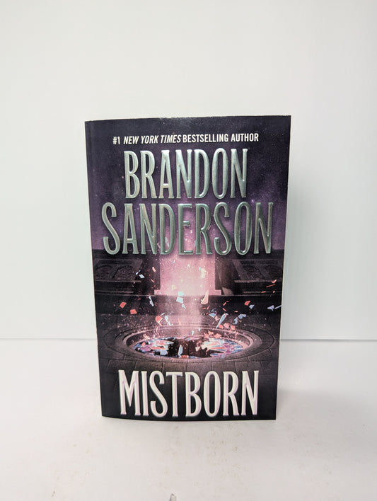 Mistborn: The Final Empire (The Mistborn Saga, 1)