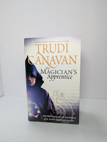 The Magician's Apprentice (The Riftwar Saga #1)