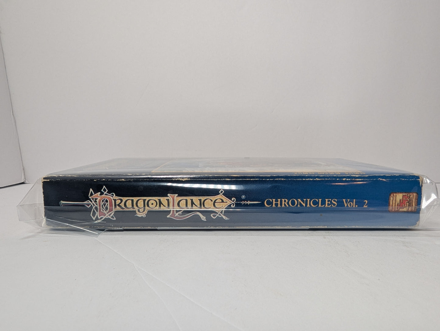 Dragons of Winter Night (DragonLance Chronicles, Vol. 2)