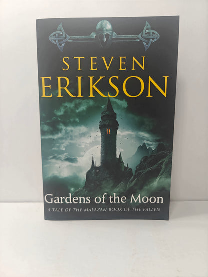 Gardens of the Moon (Malazan Book of the Fallen, 1)