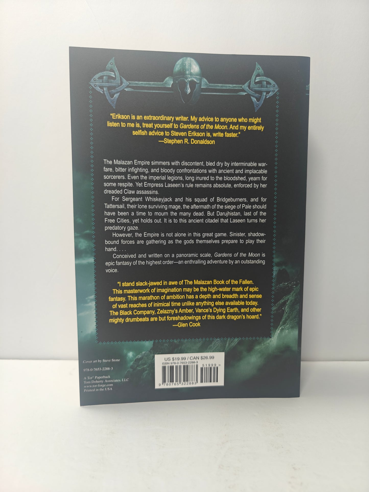 Gardens of the Moon (Malazan Book of the Fallen, 1)