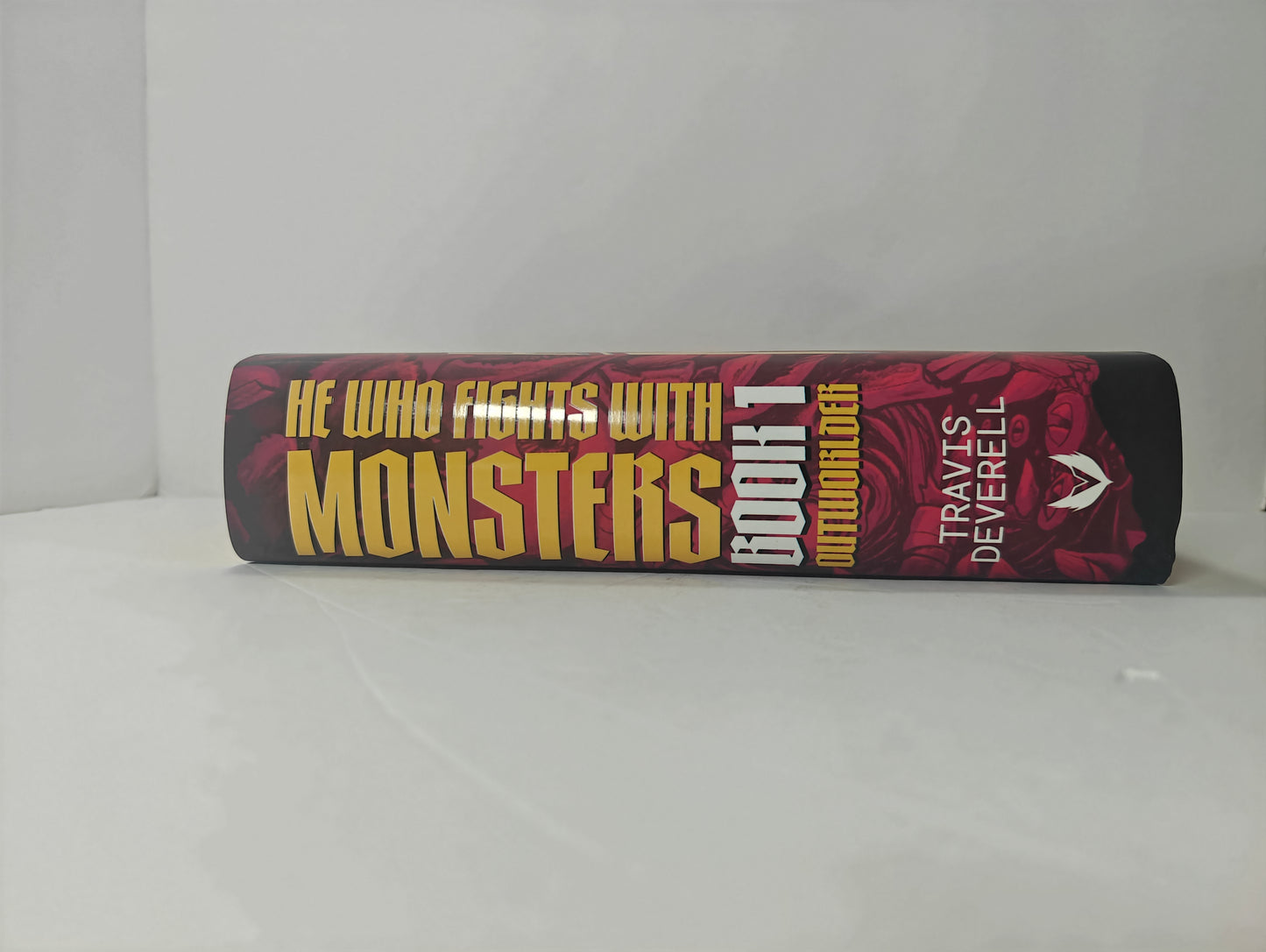 He Who Fights With Monsters Vol. 1: Outworlder