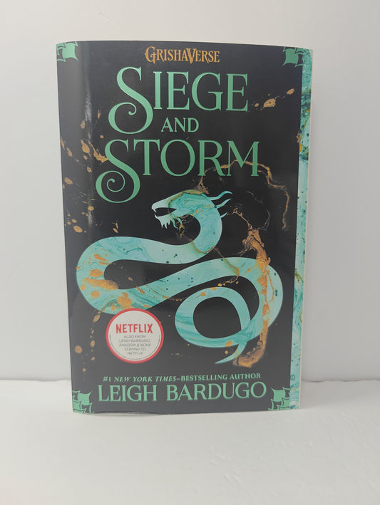 Siege and Storm (The Shadow and Bone Trilogy, 2)