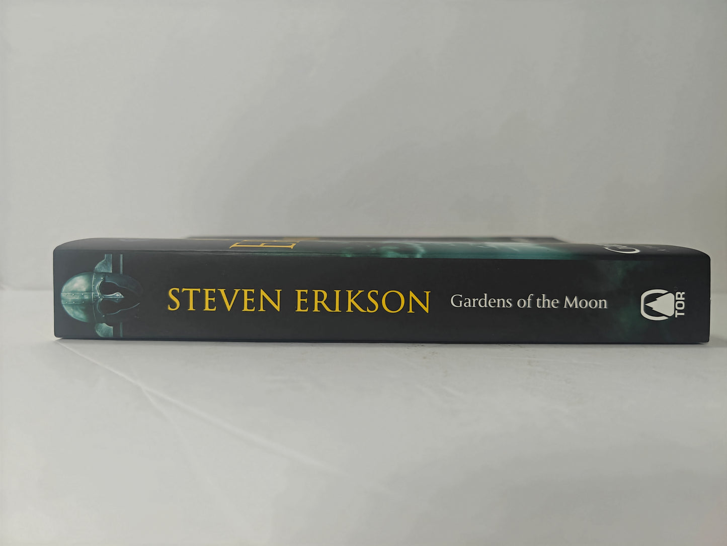 Gardens of the Moon (Malazan Book of the Fallen, 1)