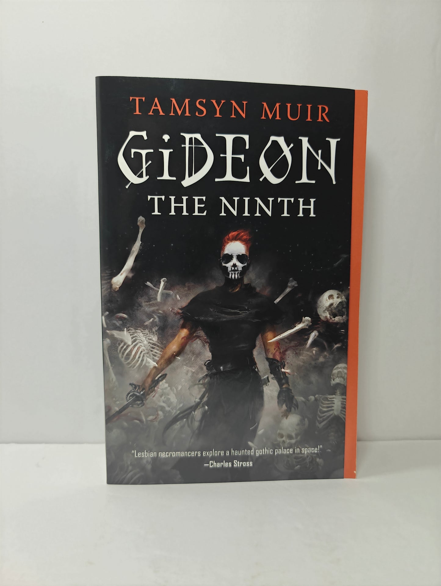 Gideon the Ninth (The Locked Tomb Series, 1)