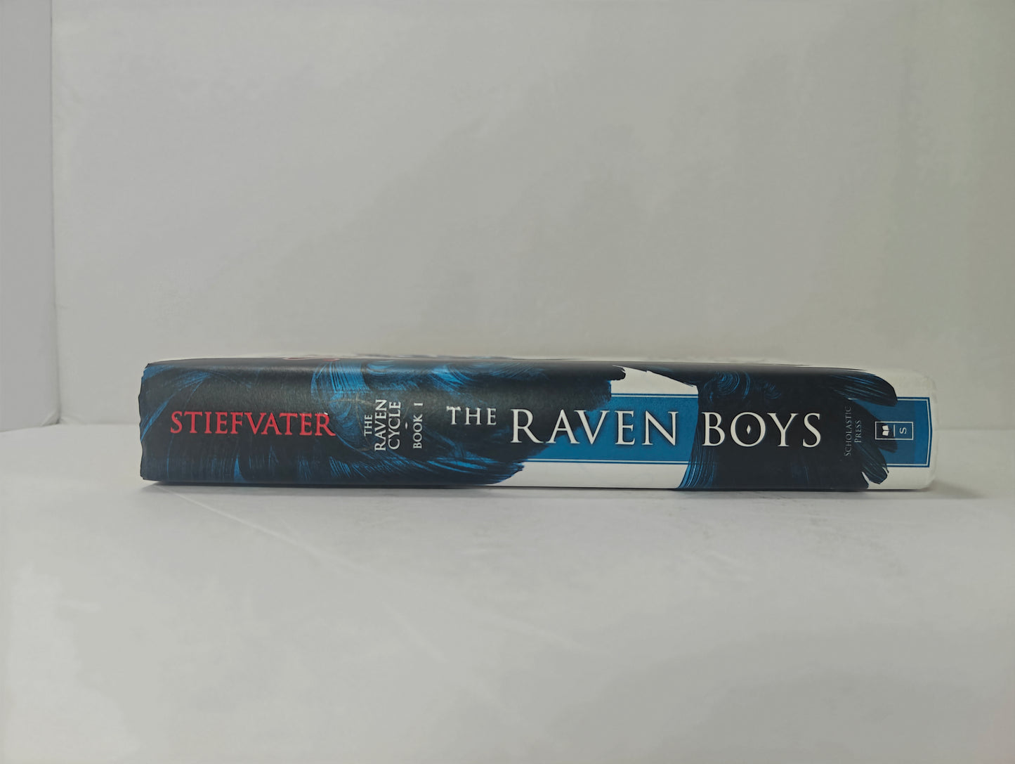 The Raven Boys (The Raven Cycle, Book 1) (1)